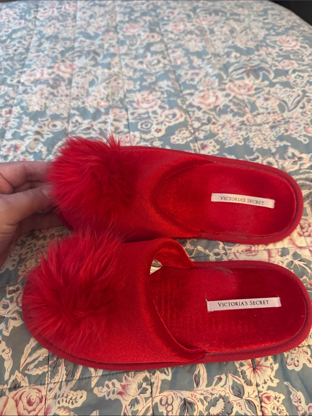 NWOT/Victoria's Secret:Women's Red Pom-Pom Slide Slippers/Size Medium